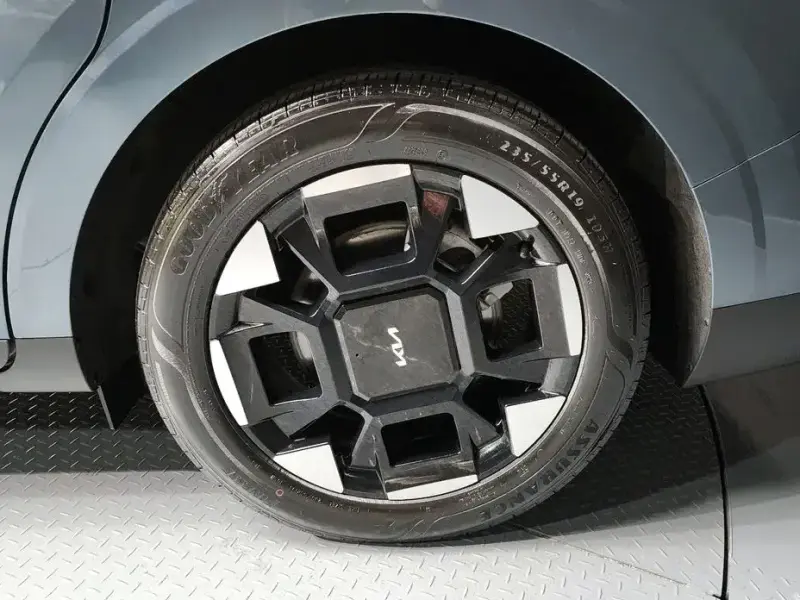 2024 Kia Carnival с пробегом 31 944 км