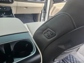 2024 Kia Carnival с пробегом 25 000 км