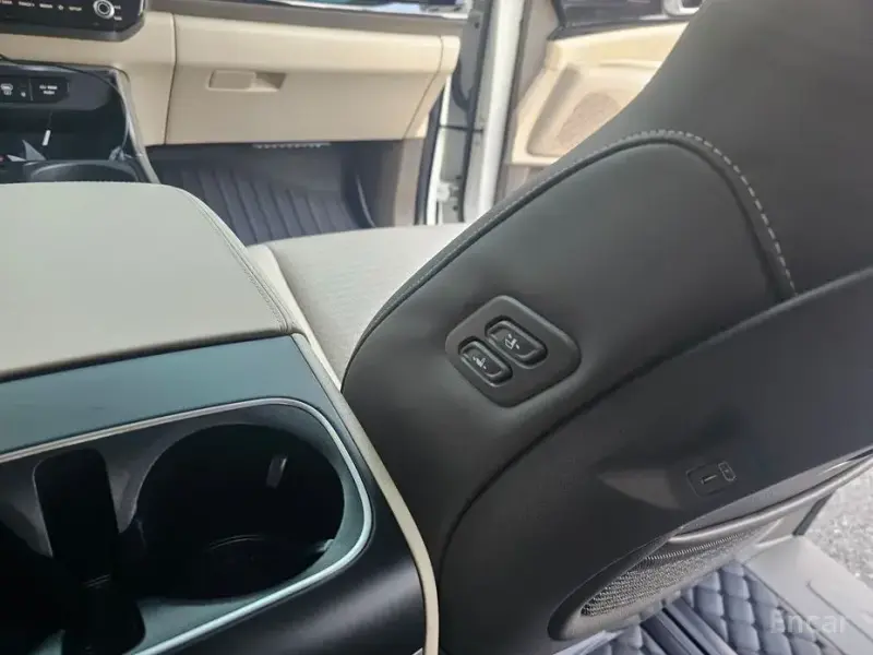 2024 Kia Carnival с пробегом 25 000 км