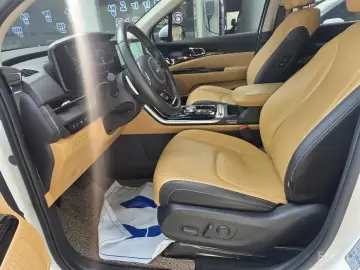 2023 Kia Carnival с пробегом 47 280 км