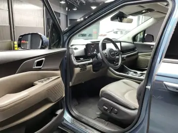 2024 Kia Carnival с пробегом 31 944 км