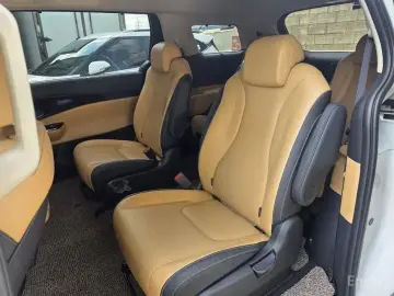 2023 Kia Carnival с пробегом 47 280 км