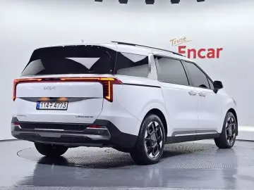 2024 Kia Carnival с пробегом 49 159 км
