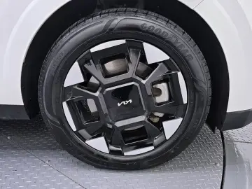 2024 Kia Carnival с пробегом 49 159 км