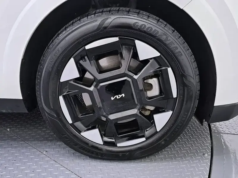 2024 Kia Carnival с пробегом 49 159 км