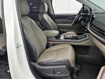 2024 Kia Carnival с пробегом 49 159 км