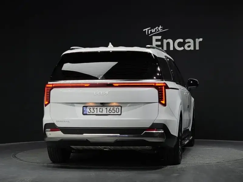 2024 Kia Carnival с пробегом 30 594 км