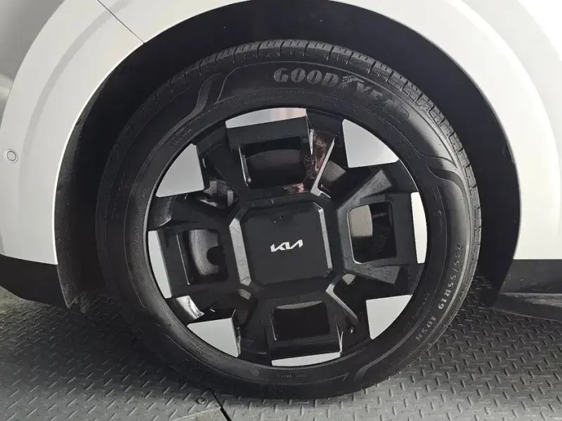 2024 Kia Carnival с пробегом 30 594 км