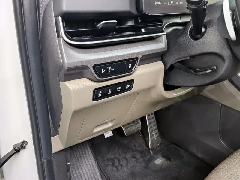 2024 Kia Carnival с пробегом 49 159 км