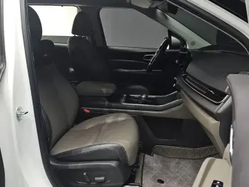 2024 Kia Carnival с пробегом 30 594 км