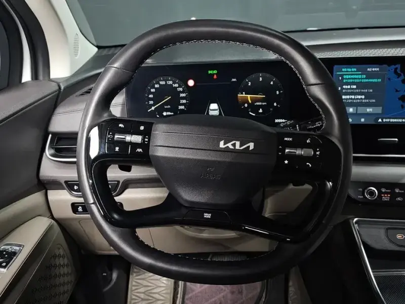 2024 Kia Carnival с пробегом 30 594 км