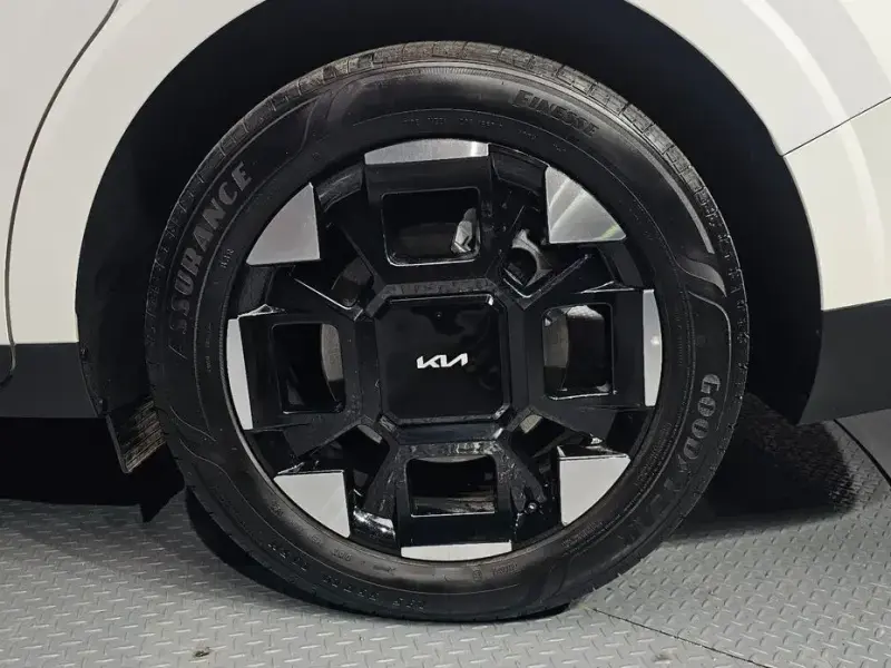 2024 Kia Carnival с пробегом 25 506 км