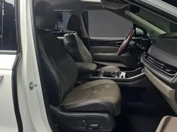 2024 Kia Carnival с пробегом 25 506 км