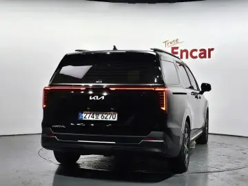 2025 Kia Carnival с пробегом 9 625 км