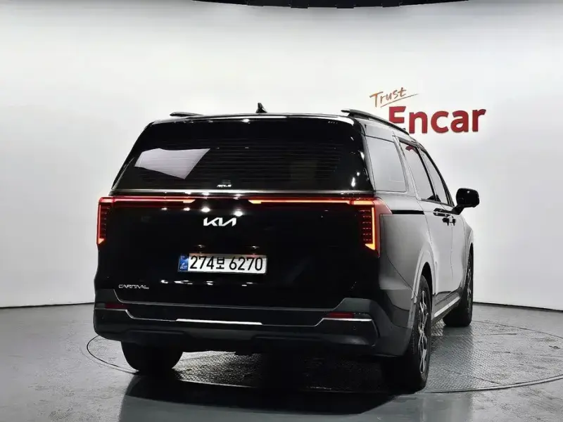 2025 Kia Carnival с пробегом 9 625 км