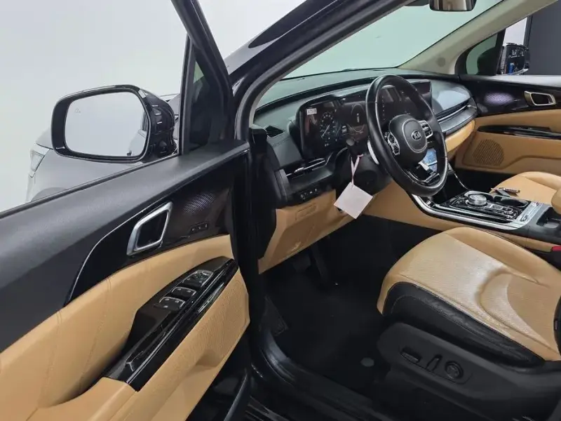 2021 Kia Carnival с пробегом 84 454 км