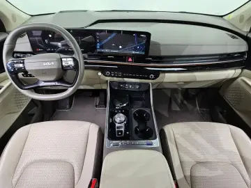 2025 Kia Carnival с пробегом 9 625 км