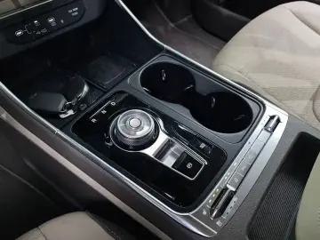 2025 Kia Carnival с пробегом 9 625 км