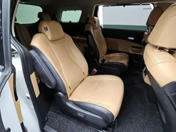 2021 Kia Carnival с пробегом 65 260 км