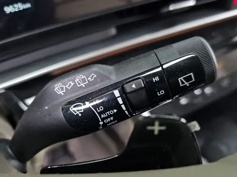 2025 Kia Carnival с пробегом 9 625 км