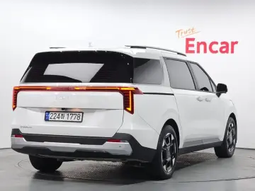 2024 Kia Carnival с пробегом 24 851 км