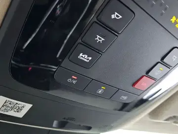 2025 Kia Carnival с пробегом 9 625 км