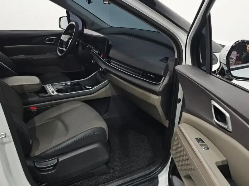 2024 Kia Carnival с пробегом 24 851 км