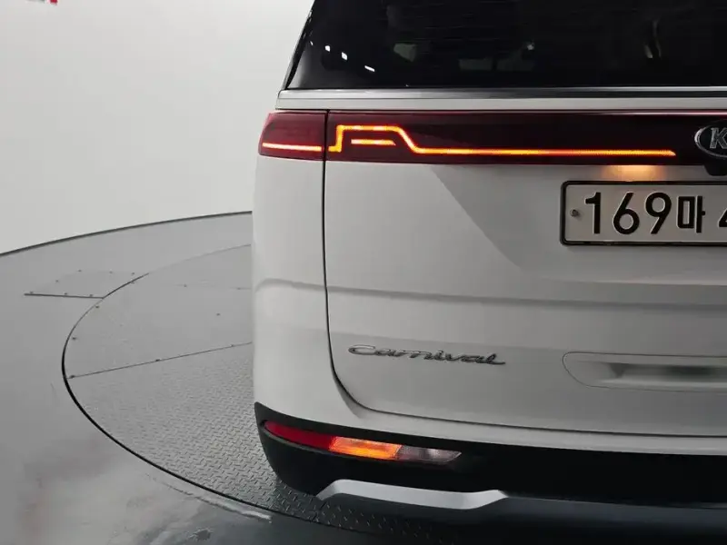 2021 Kia Carnival с пробегом 65 260 км