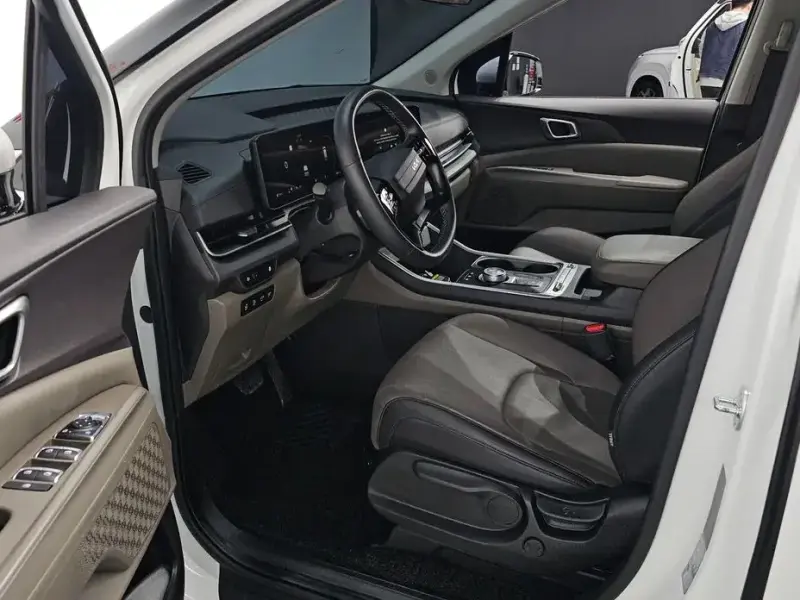 2024 Kia Carnival с пробегом 24 851 км