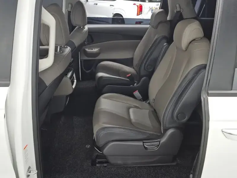 2024 Kia Carnival с пробегом 24 851 км