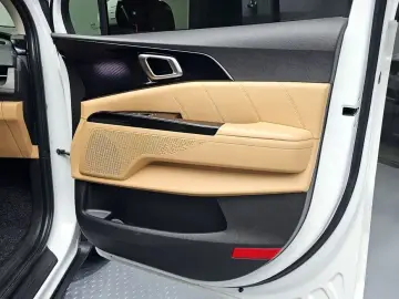 2021 Kia Carnival с пробегом 65 260 км