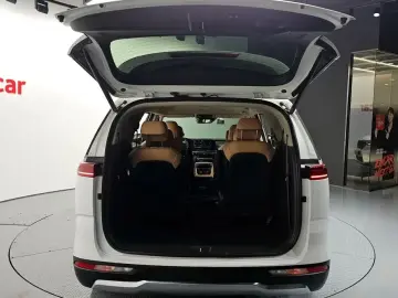 2021 Kia Carnival с пробегом 65 260 км