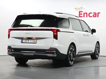 2024 Kia Carnival с пробегом 40 008 км