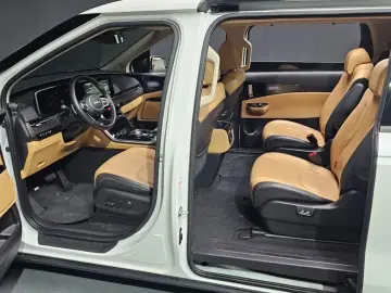 2022 Kia Carnival с пробегом 69 718 км