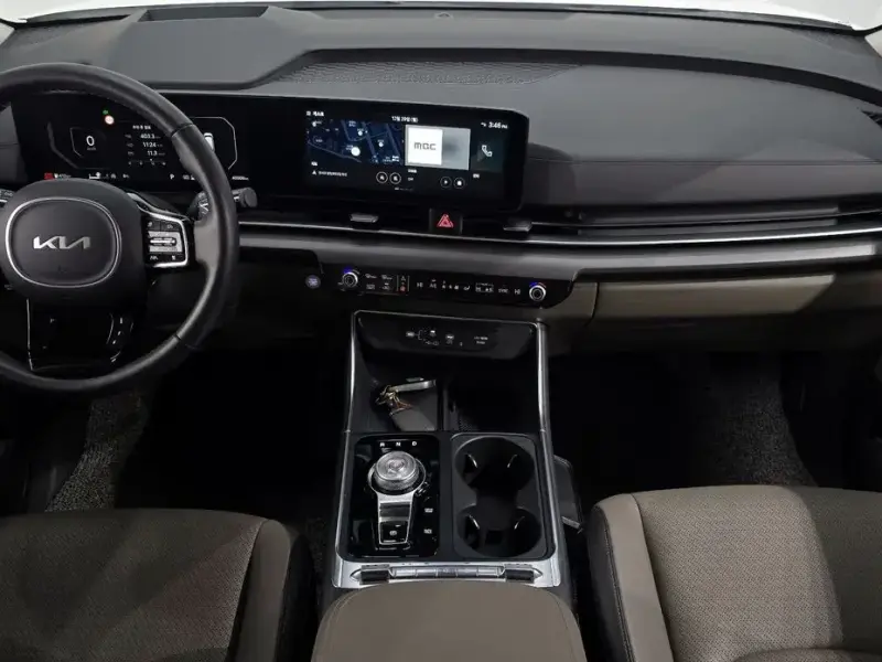 2024 Kia Carnival с пробегом 40 008 км