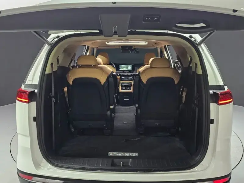 2022 Kia Carnival с пробегом 69 718 км