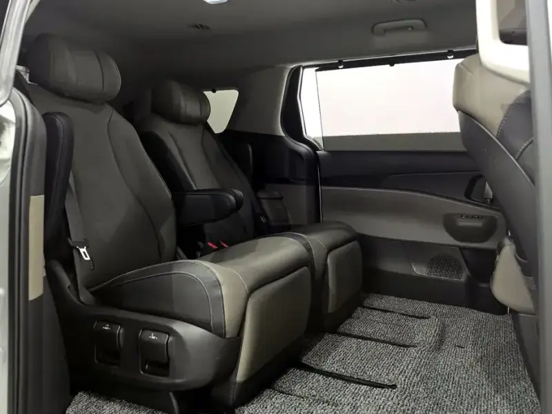 2024 Kia Carnival с пробегом 40 008 км
