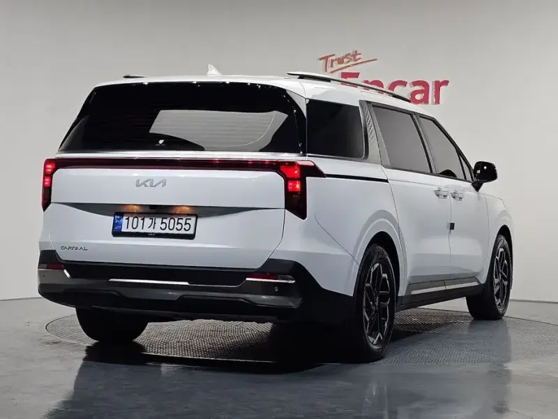 2024 Kia Carnival с пробегом 35 363 км