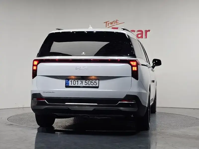 2024 Kia Carnival с пробегом 35 363 км