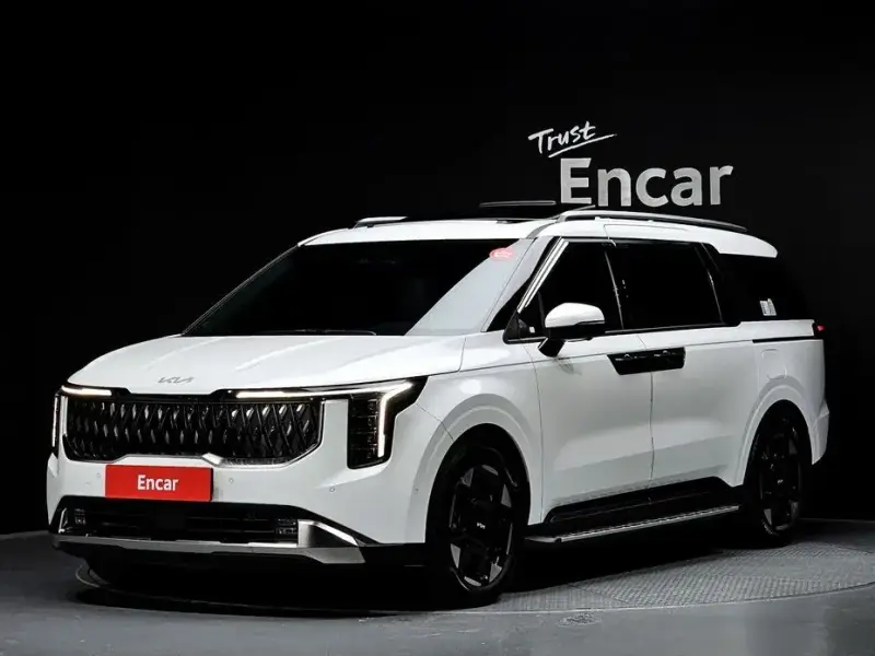 2024 Kia Carnival с пробегом 14 561 км