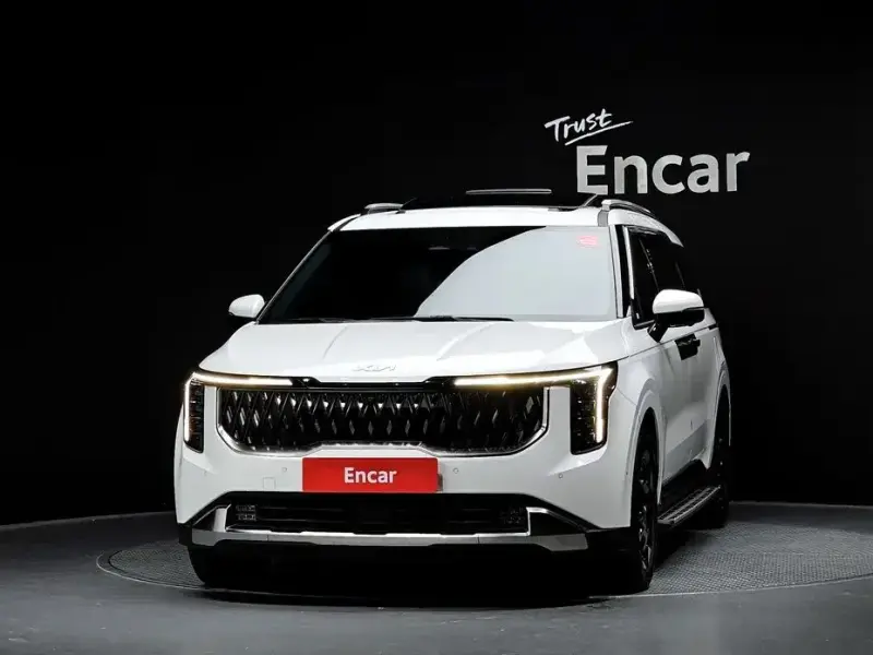2024 Kia Carnival с пробегом 14 561 км
