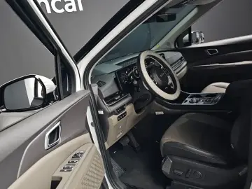 2024 Kia Carnival с пробегом 14 561 км