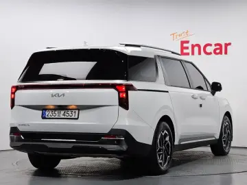2024 Kia Carnival с пробегом 10 709 км