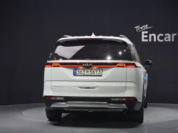 2023 Kia Carnival с пробегом 47 230 км