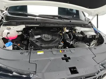 2024 Kia Carnival с пробегом 10 709 км