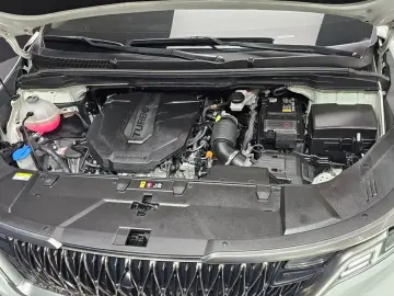 2023 Kia Carnival с пробегом 47 230 км