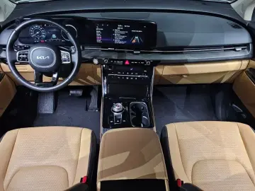 2023 Kia Carnival с пробегом 47 230 км