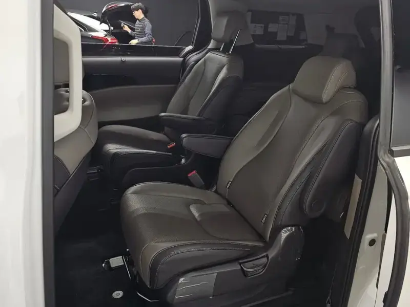 2024 Kia Carnival с пробегом 10 709 км