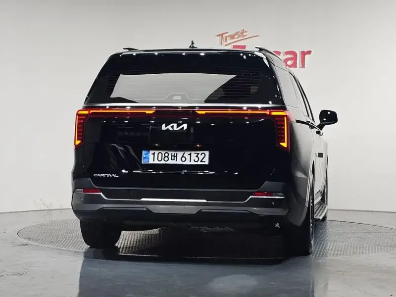 2024 Kia Carnival с пробегом 31 506 км