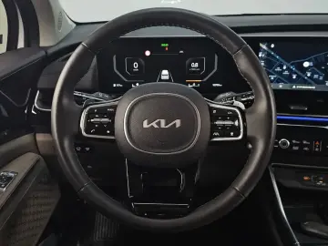 2024 Kia Carnival с пробегом 10 709 км